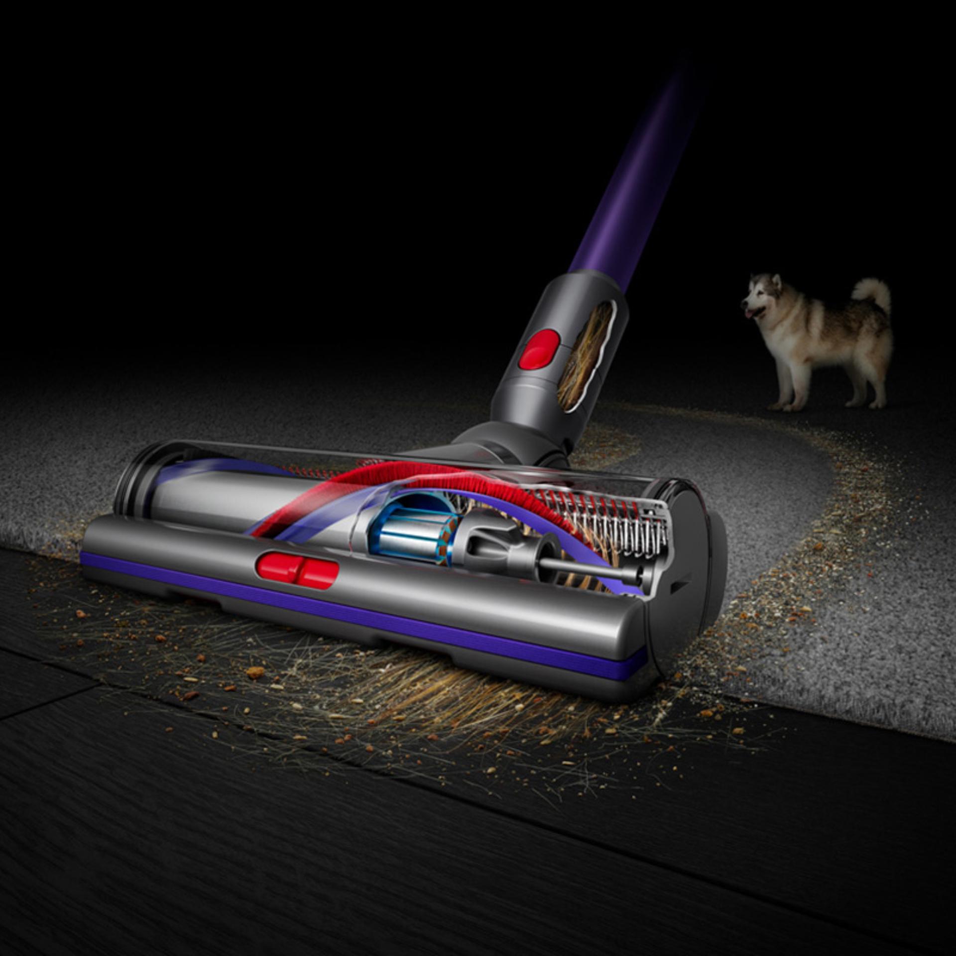 Cutaway of Dyson Motorbar cleaner head technology.