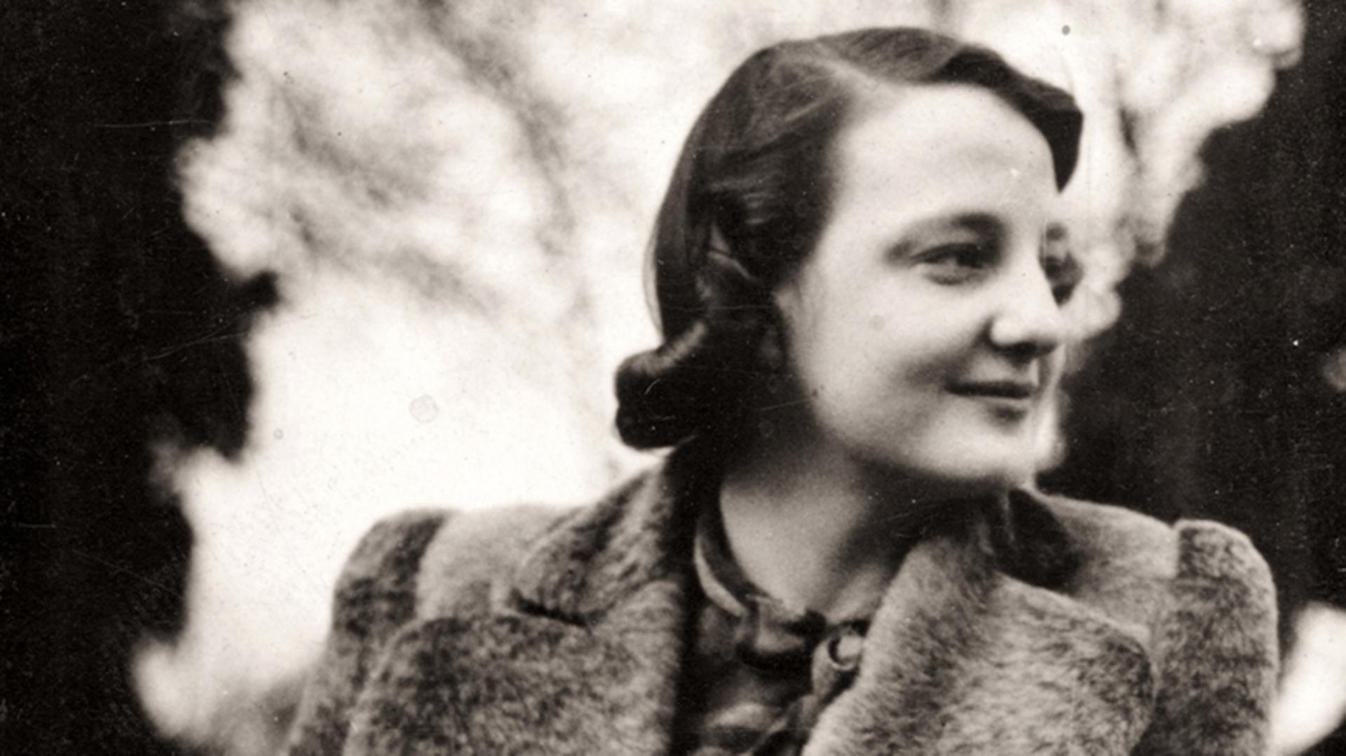 James Dyson's mother, smiling and with a 1940's hairstyle