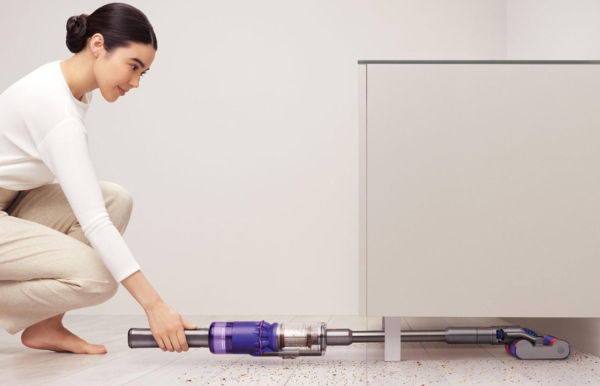 Dyson Omniglide cleaing a hardwood floor