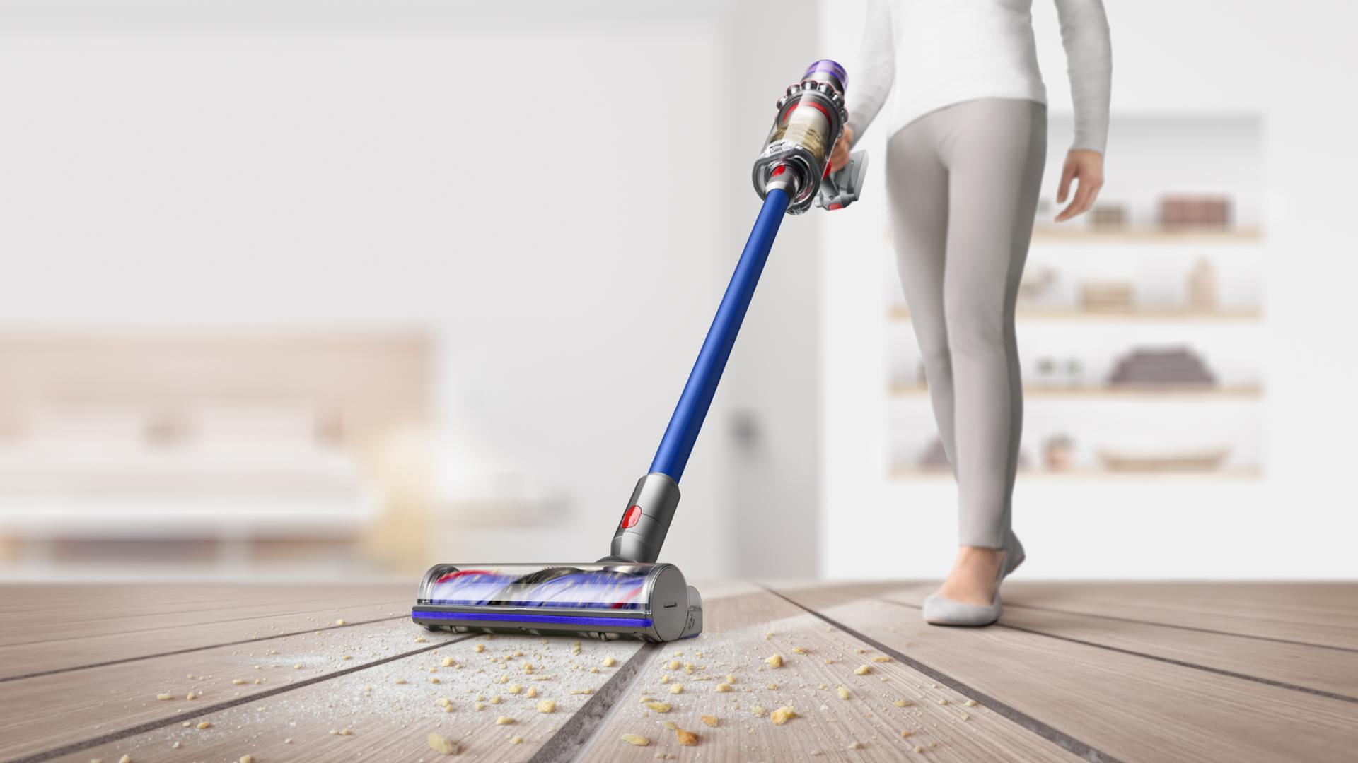 High Torque cleaner head moving from hard floor to carpet