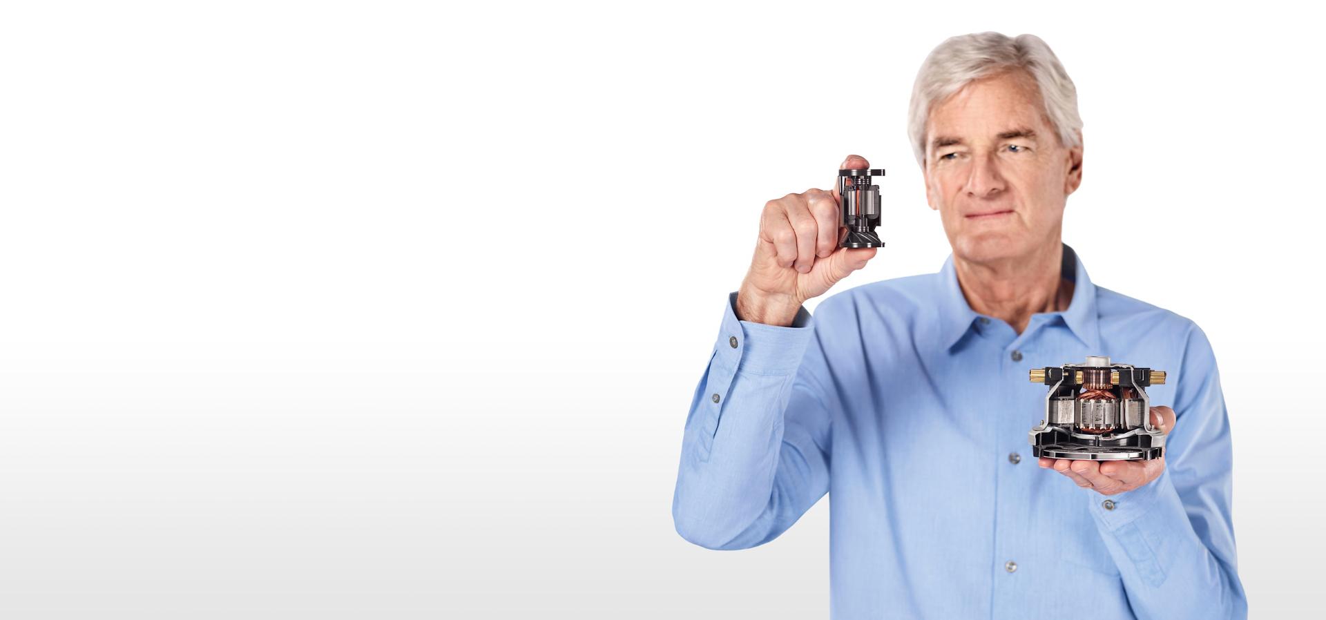 James Dyson compares a Dyson Hyperdymium motor to a conventional motor