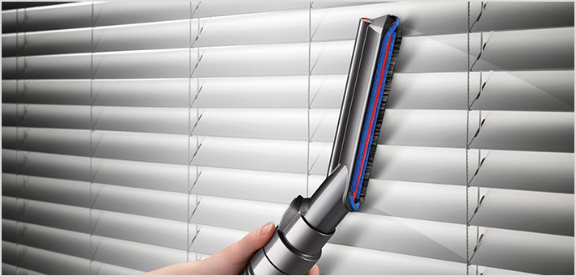 Carbon fibre soft dusting brush